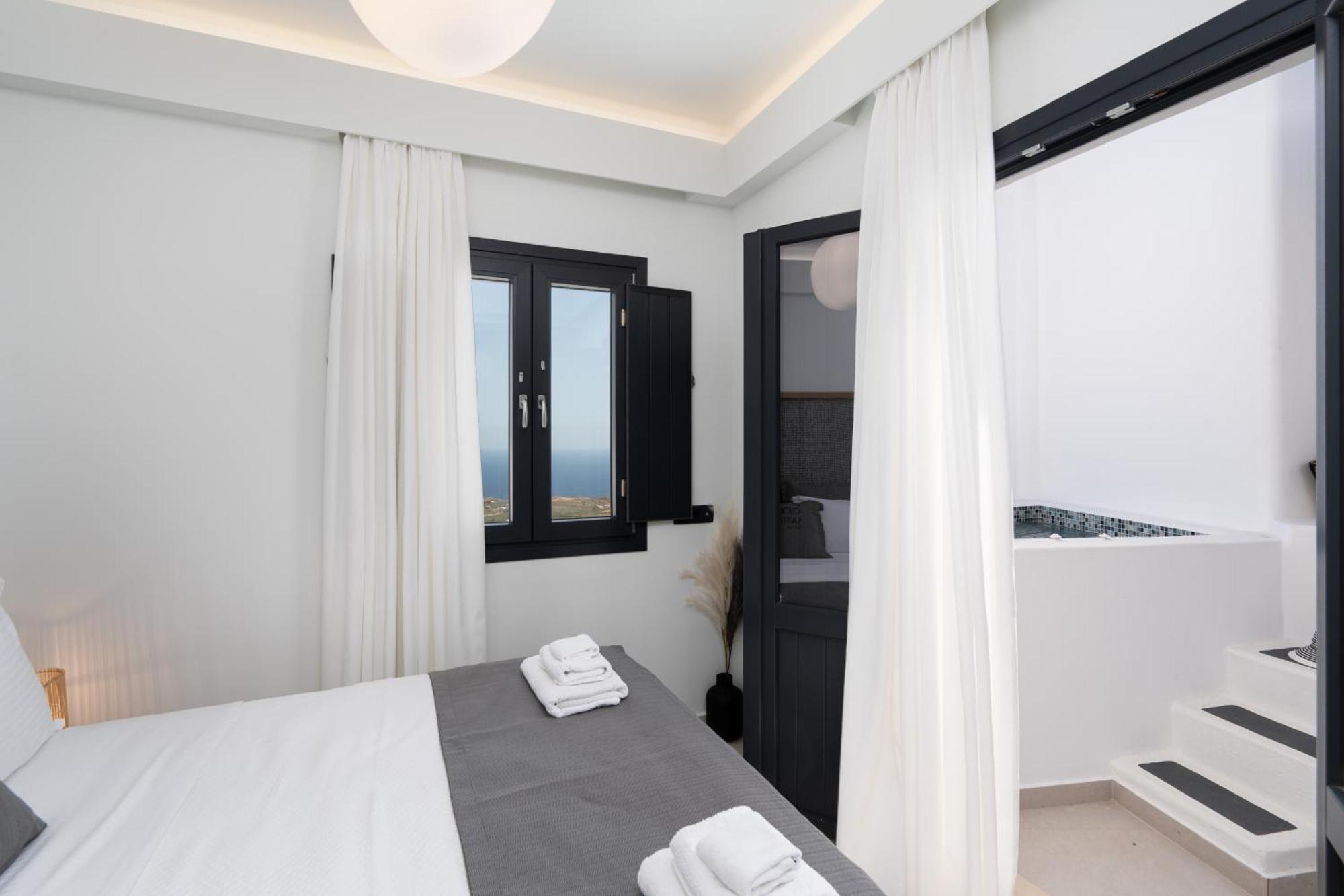 Cuore Santo Suites Fira  Room photo
