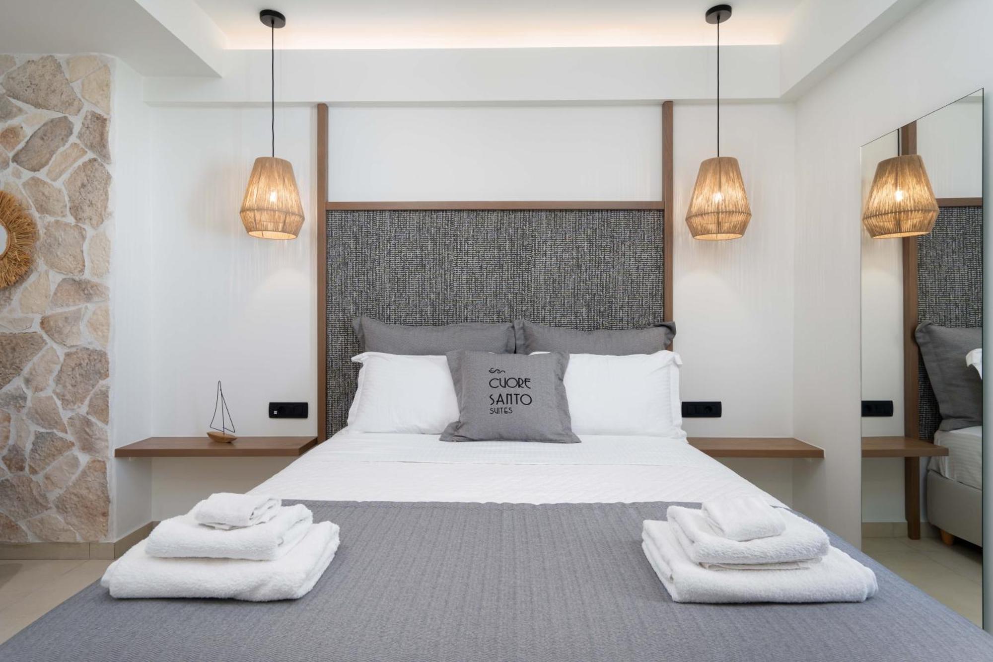 Cuore Santo Suites Fira  Room photo